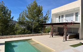 Villa Aldora. Villa Con Piscina En Moratalla